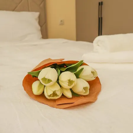 Seaview & Pool Apartment *